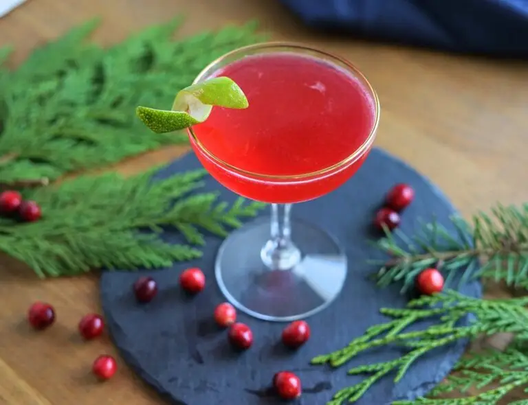 Read more about the article Shochu Cocktail Recipe: Spiced Holiday Cosmopolitan