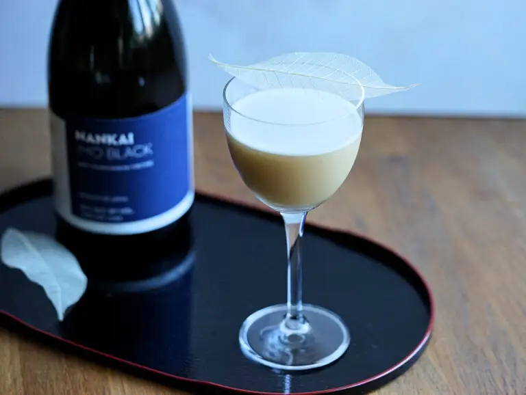 Read more about the article Shochu Cocktail Recipe: Hojicha Cocktail